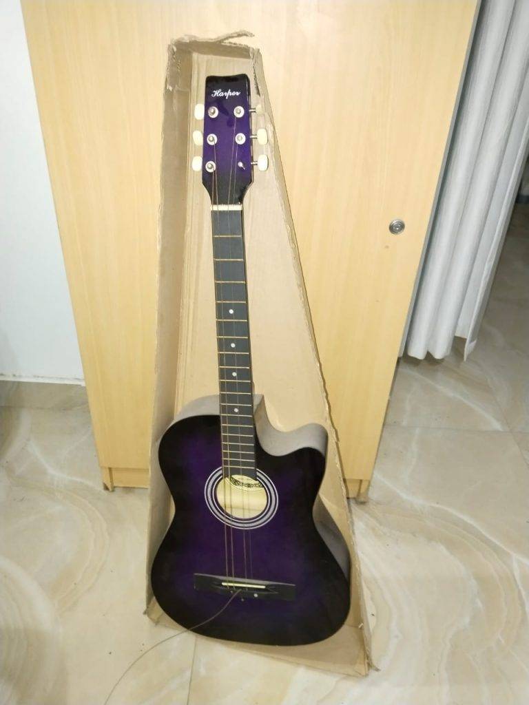 Acoustic Guitar for Sale in Ajman