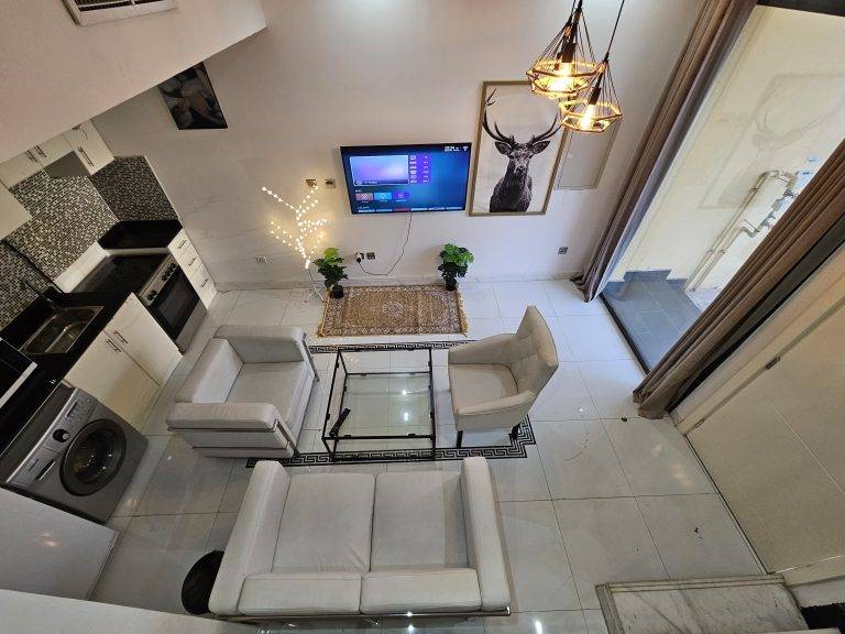 Stylish One-Bedroom Townhouse in Dubai